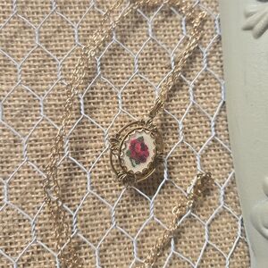 Elegant Gold and Red Pendant Necklace